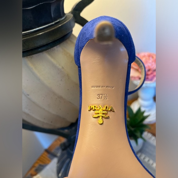 Prada Cobalt Blue Suede Heels • Women’s Italian 37.5 fit size 7 to 7.5 - Picture 4 of 9